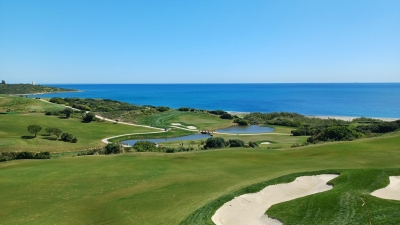 Spacious two bedroom apartment frontline golf